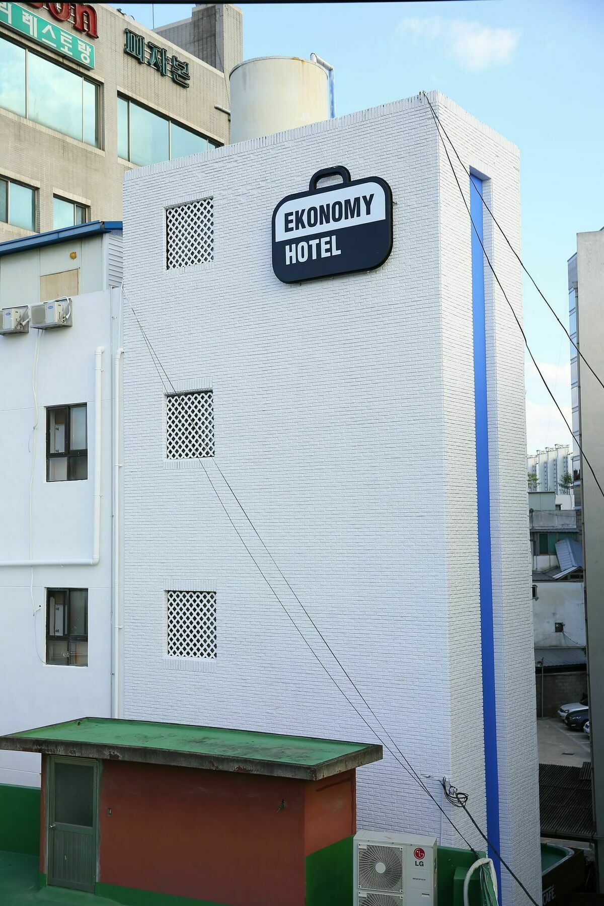 Ekonomy Hotel Gumi Esterno foto